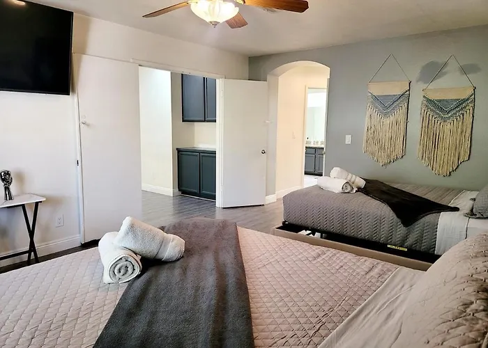 Treasure Bay-3Br Pool & Hot Tub Oasis Near T Strip