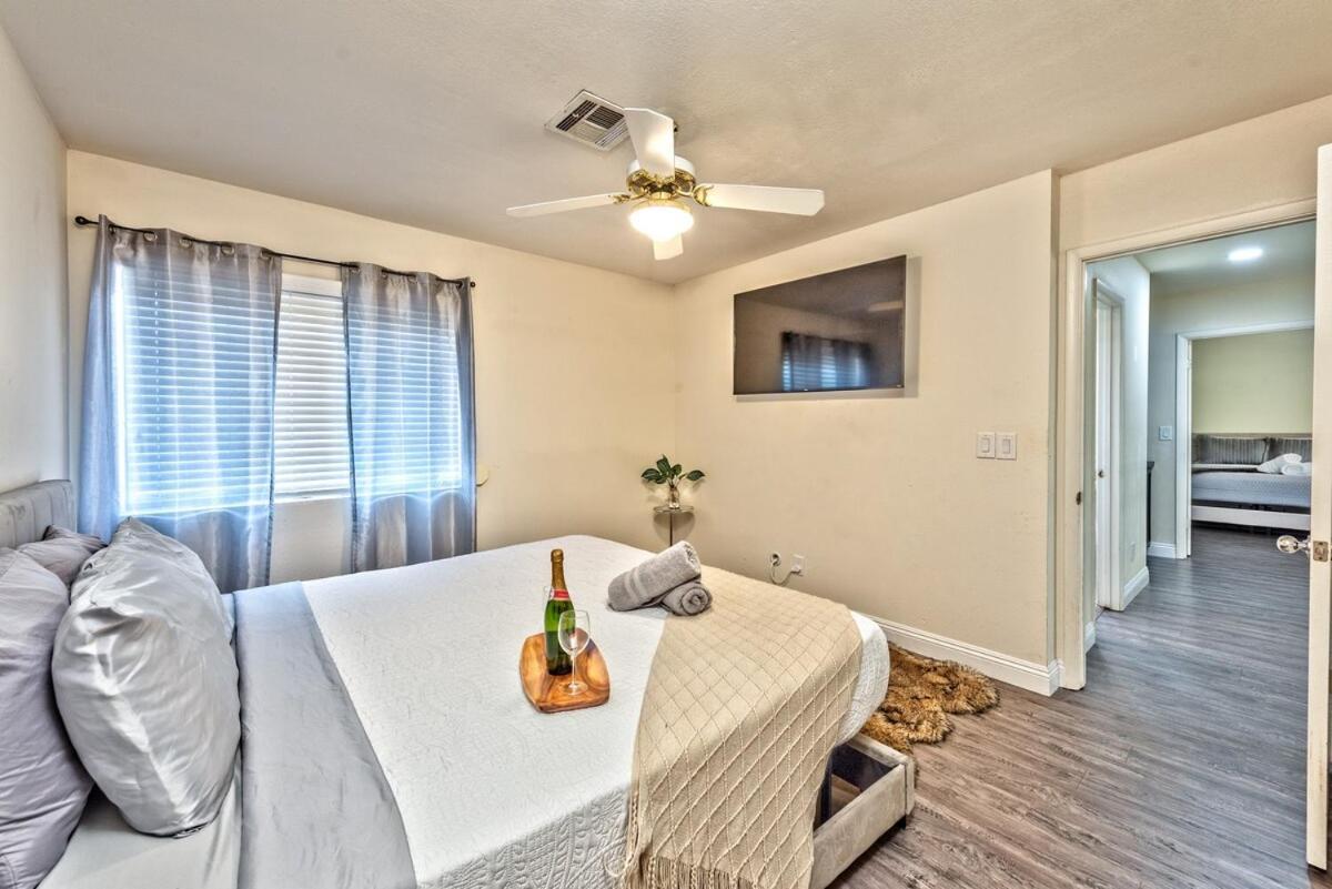 Treasure Bay-3br Pool & Hot Tub Oasis Near T Strip Hébergement de vacances *